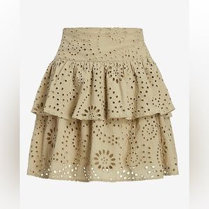 Express Super High Waisted Eyelet Tiered
Ruffle Mini Skirt